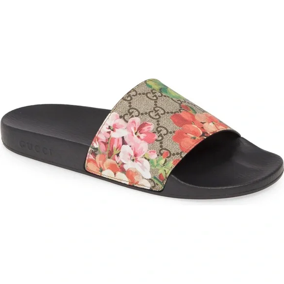 Pursuit Slide Sandal
GUCCI - Picture 9 of 14